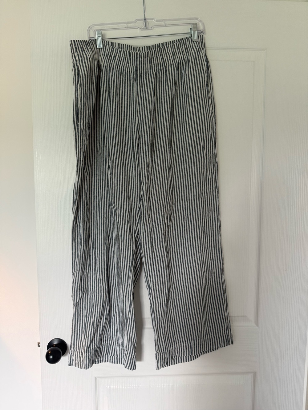 Old Navy Women’s Striped Linen Pant